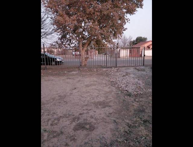 2 BEDROOM HOUSE FOR SALE IN LOURIERPARK